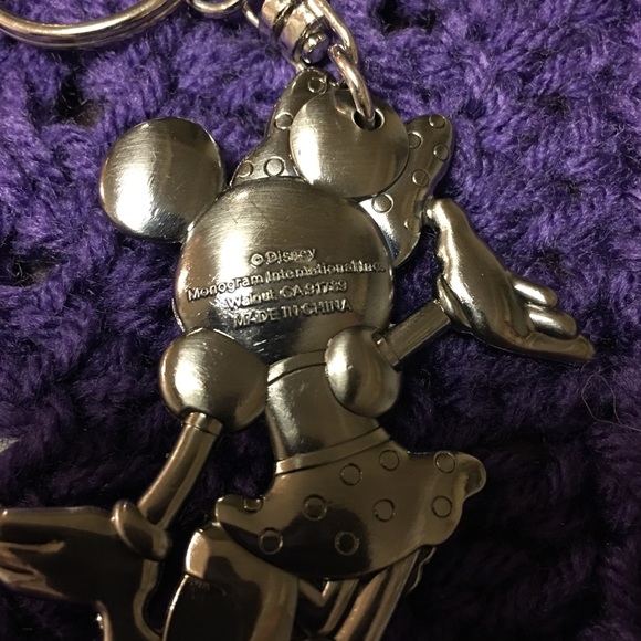 Mini Mouse Metal Key Chain - Picture 6 of 8